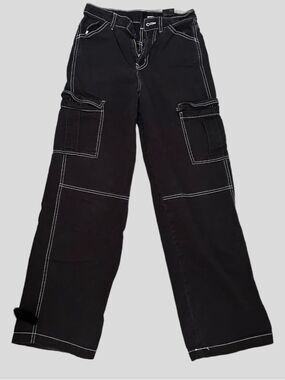 Forever 21 Black Cargo Jeans with Contrast Stitching size medium